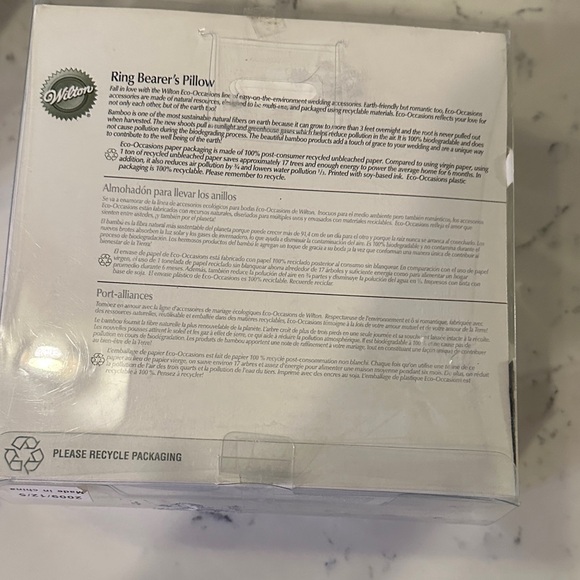 Wilton Cream Ring Bearer's Pillow- new in box - Picture 2 of 2